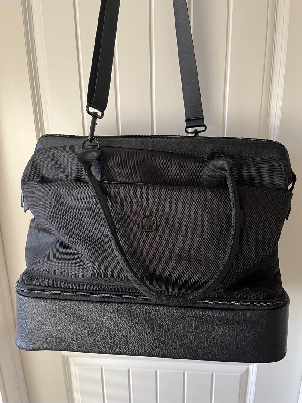 SwissGear Black carryon Tote with Bottom Compartment and laptop compartment.